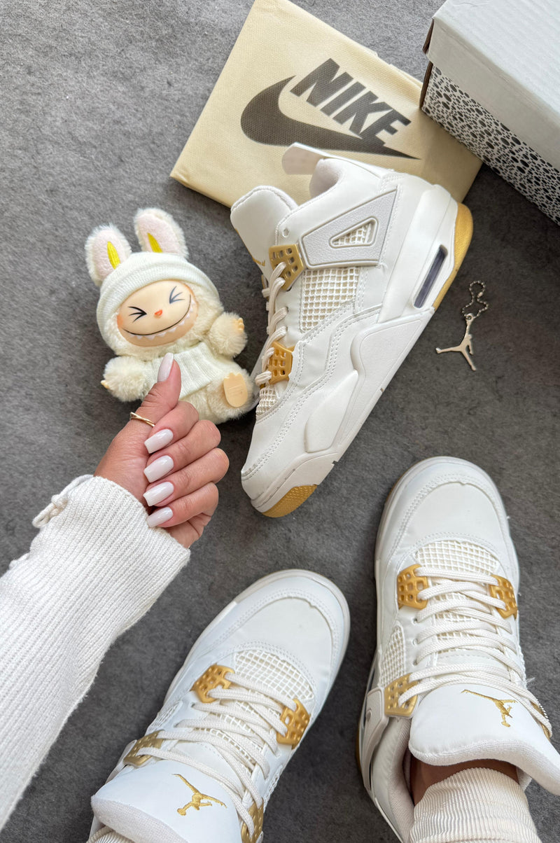 Tênis Feminino NK Jordan 4 Lançamento Off/Ouro